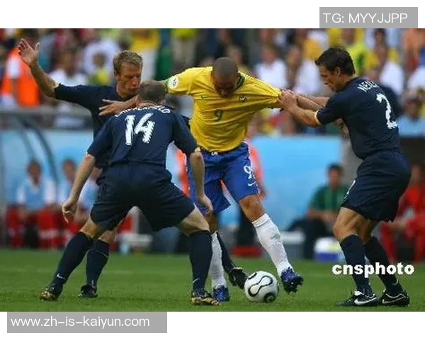 全球最顶尖足球明星排名解析 盘点当今足坛最具影响力球员