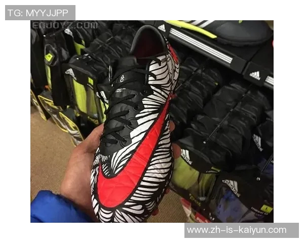 球星穿着AJ足球鞋展现个性风采 打破传统与创新的完美结合 球星穿着AJ足球鞋展现个性风采 打破传统与创新的完美结合